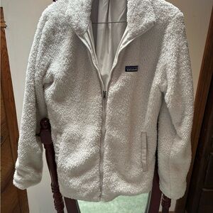 Beautiful white Patagonia sweater jacket size large